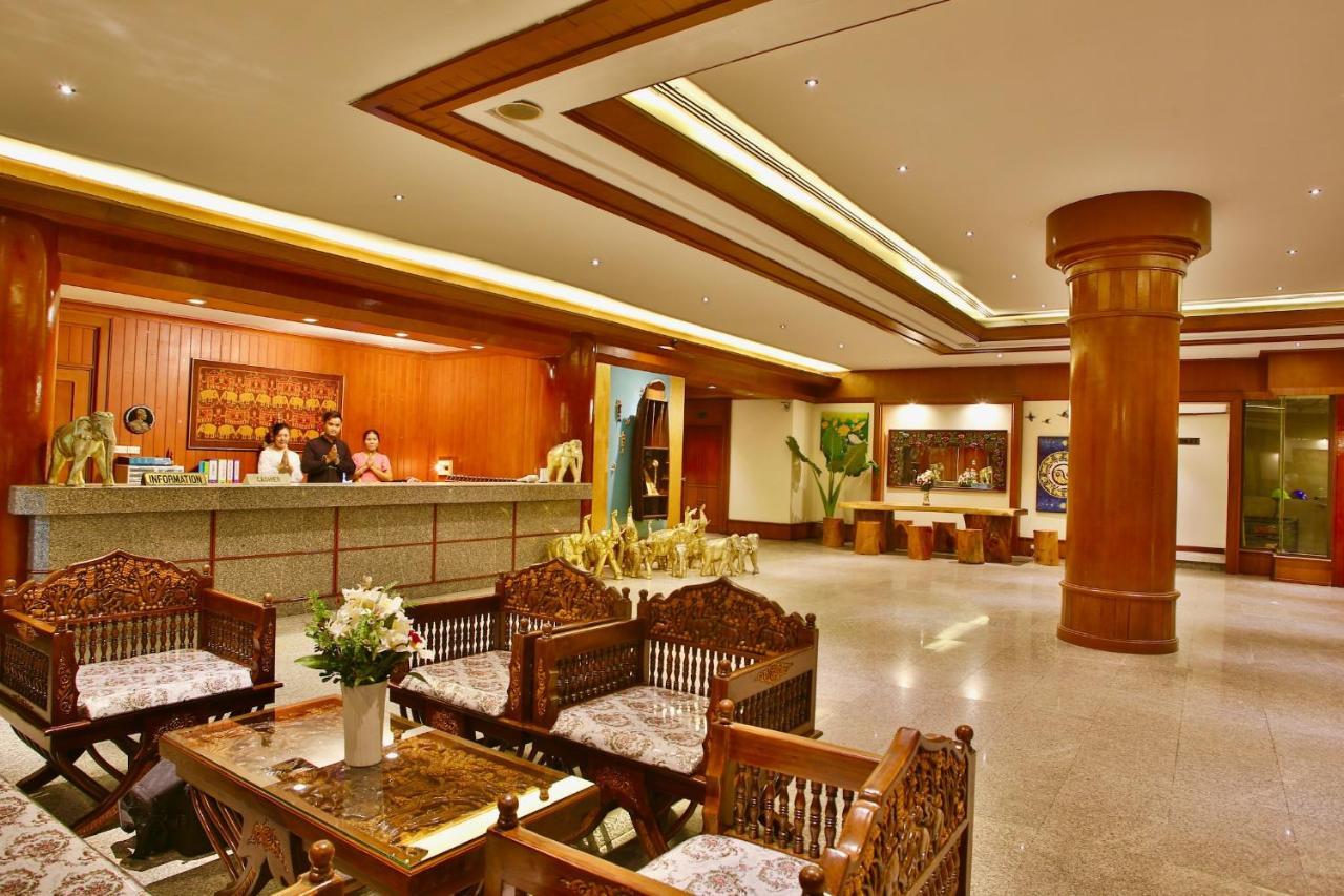 Thapaeplacehotel Chiang Mai Exterior foto